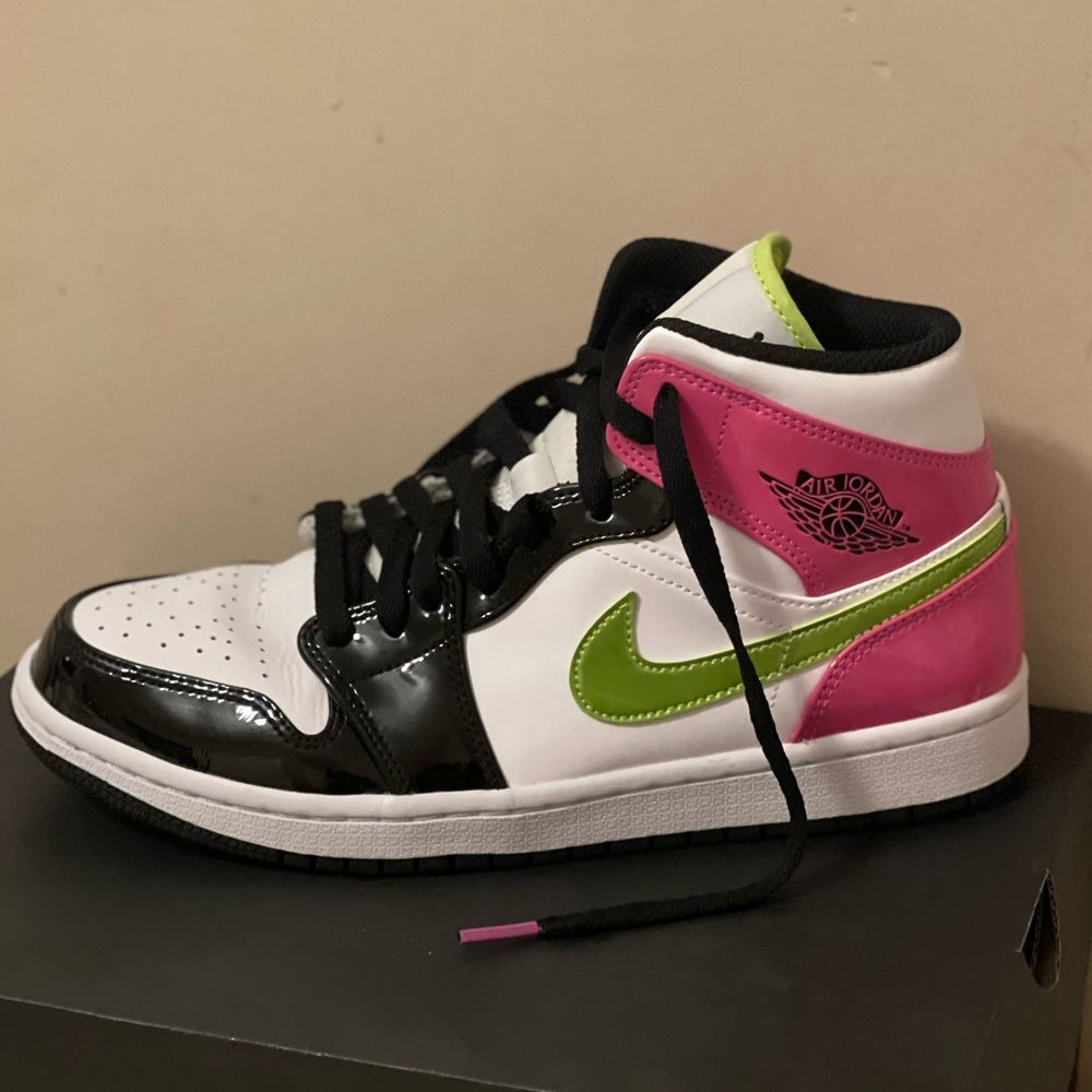 AIR JORDAN 1 MID SE